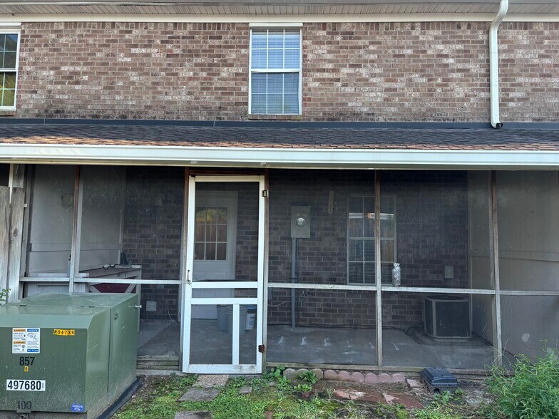 Building Photo - 2040 Rondo St