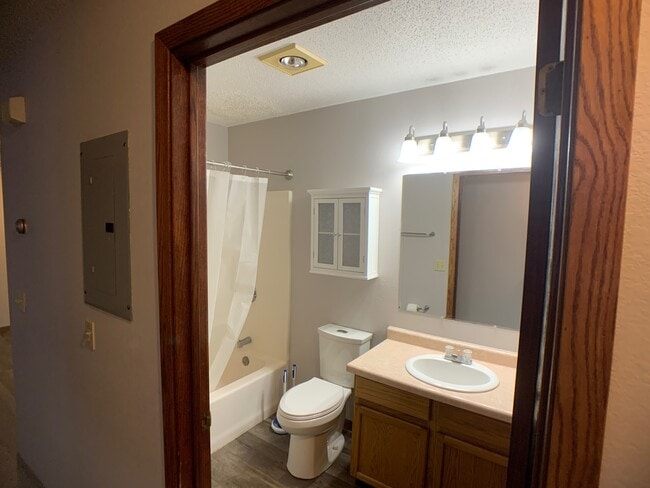 Building Photo - Kaeding Apartments - 337