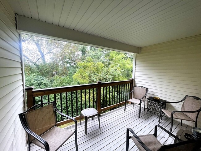 Building Photo - Furnished Second Floor Condo - Williams Bay