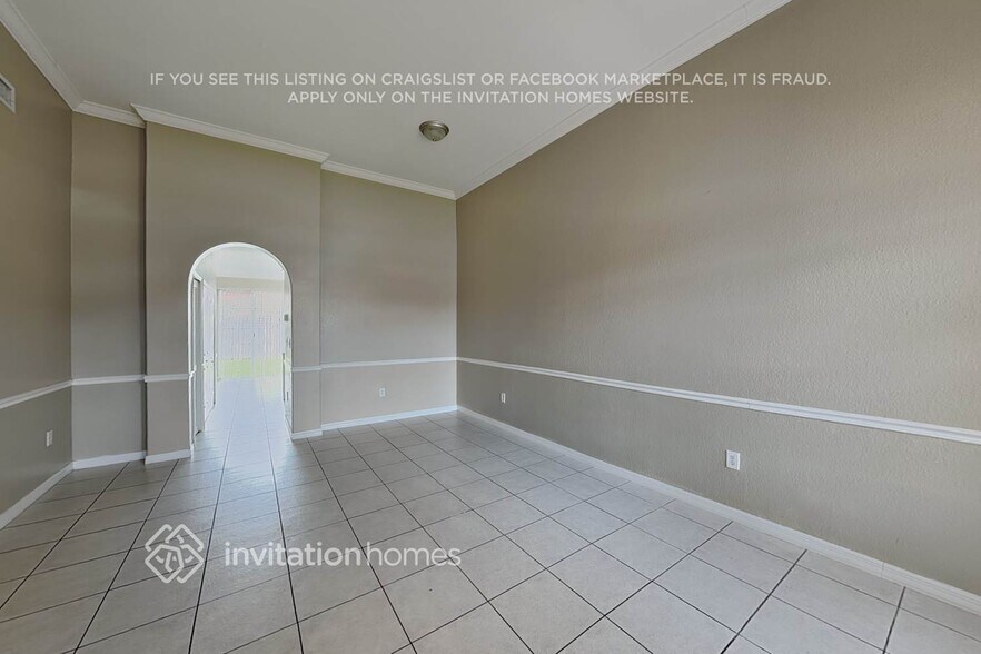 Building Photo - 16960 SW 141st Ave