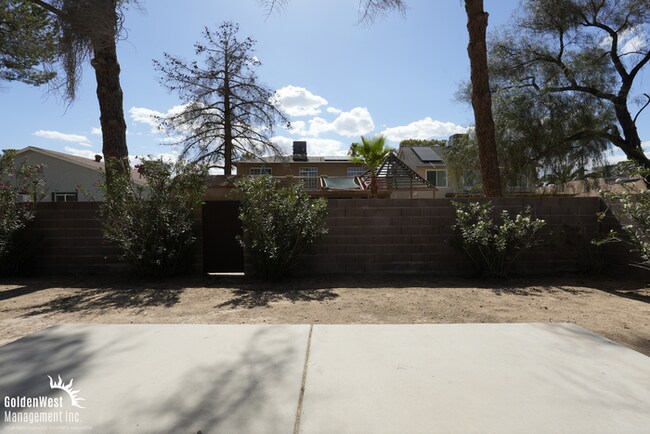 Building Photo - Spacious 4Bdm 2.5Ba Home with Loft in Las Vegas