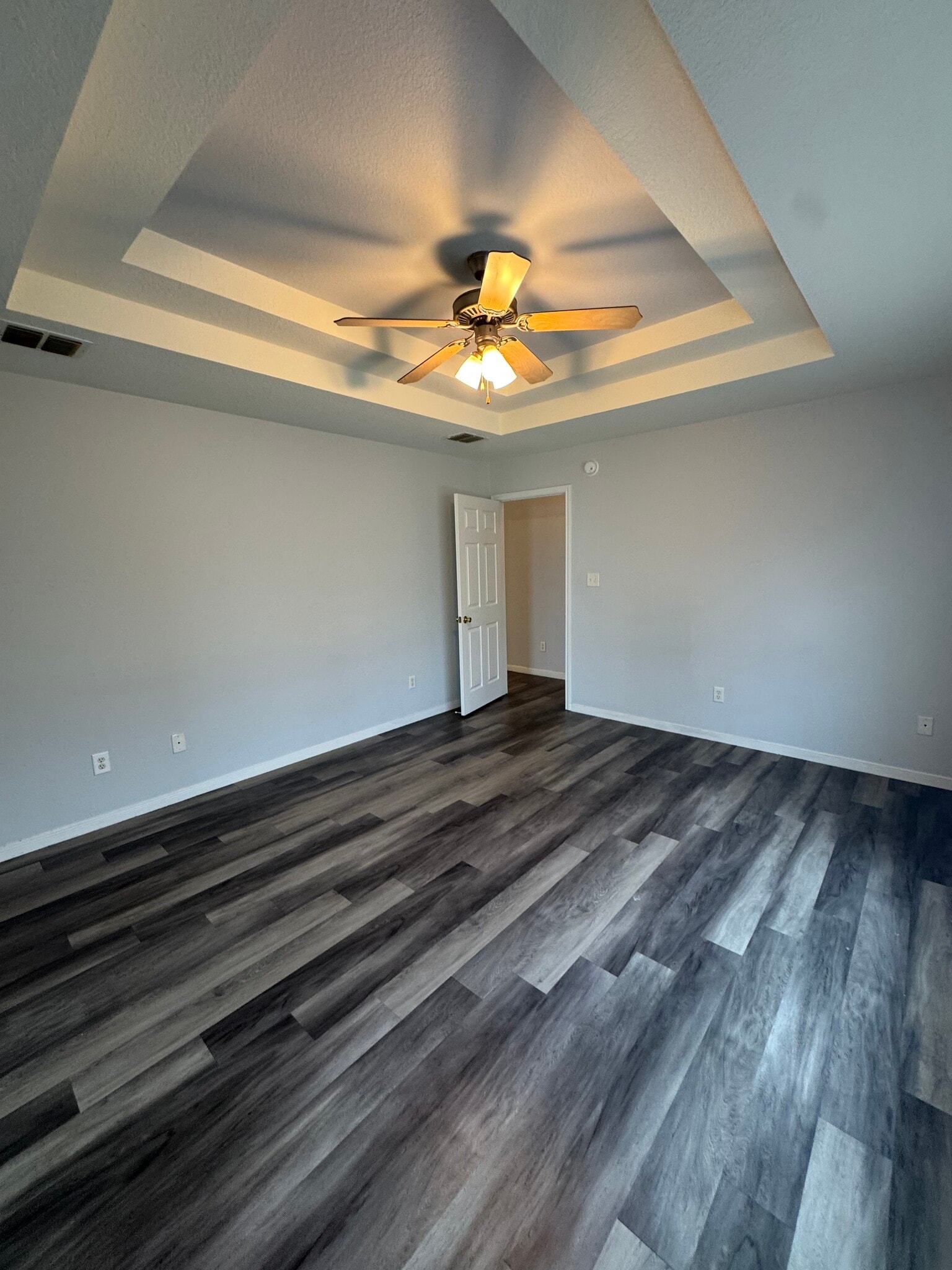 Master bedroom - 4301 Capri Dr
