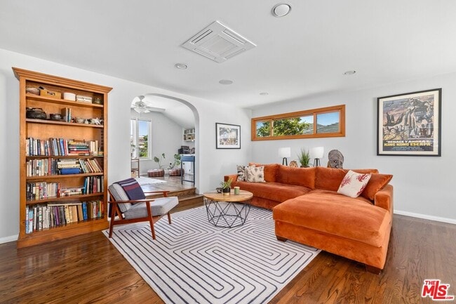 Building Photo - 6052 W 76th St