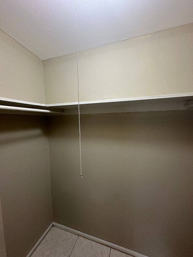 Building Photo - 8728 N Mandarine Pl
