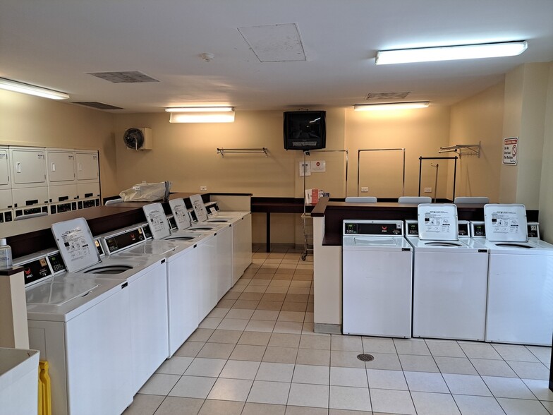 Building Photo - 30 E Huron St