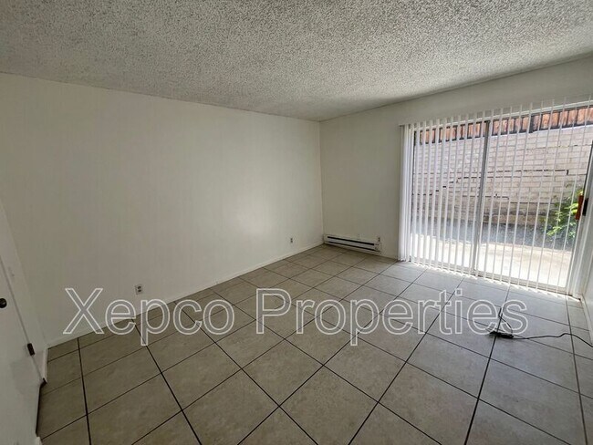 Building Photo - 556 E Chuckwalla Rd