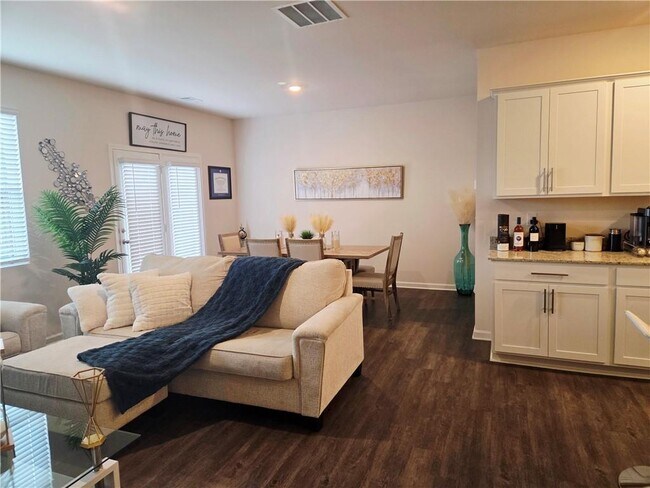 Building Photo - 5192 Barberry Ave