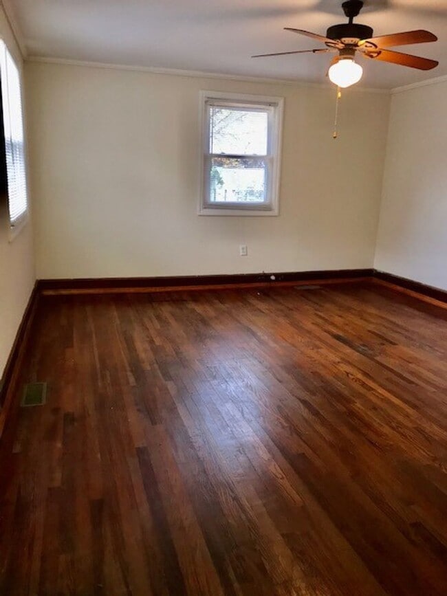 Building Photo - Great Experiences Are Just Around The Corner. Charming 2 bedroom Ranch Style Bungalow.