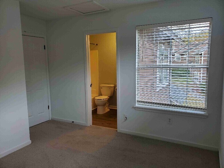 Building Photo - 128 Luden Dr
