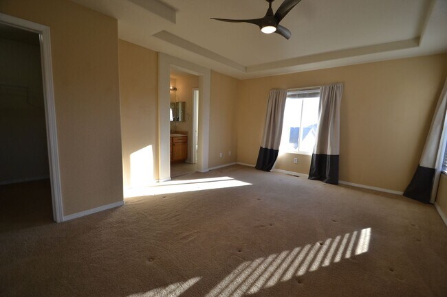 Building Photo - Beautiful 4 Bedroom Home Available Now!