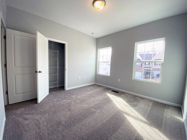 Building Photo - 621 Great Eno Path