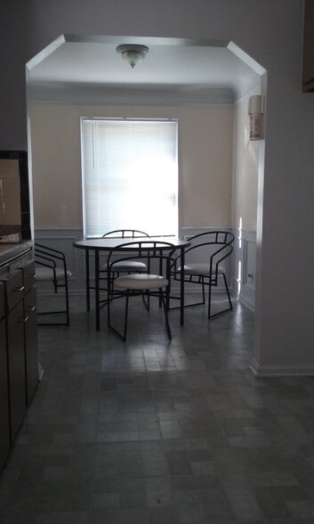 Diningroom - 19446 Pierson St