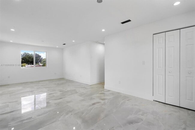 Building Photo - 2926 NW 58th St