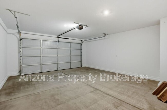 Building Photo - 17232 W Paraiso Ln