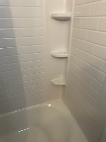 Building Photo - Charming 1-Bedroom Multiplex in Cincinnati with Modern Amenities!