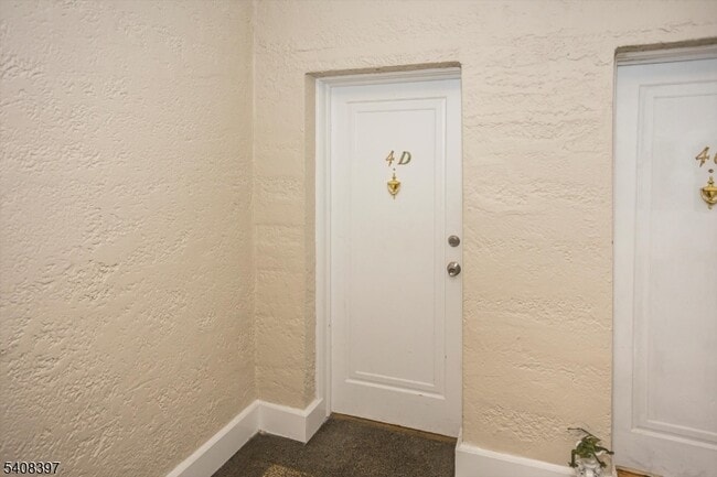 Building Photo - 204 Church St