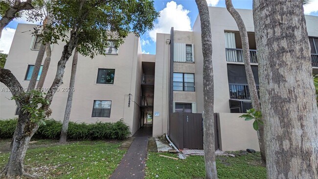 Building Photo - 10865 SW 112th St
