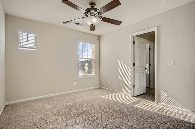 Building Photo - 5742 S Flat Rock Way