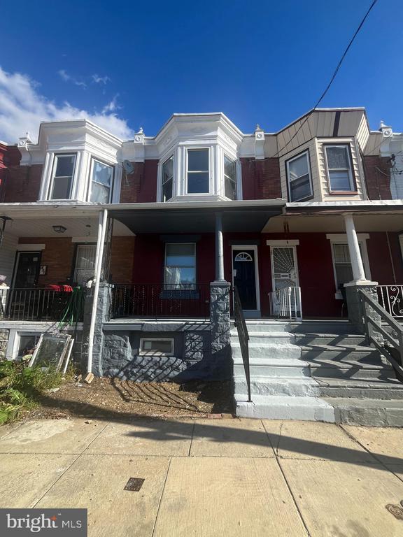 Building Photo - 533 S Salford St