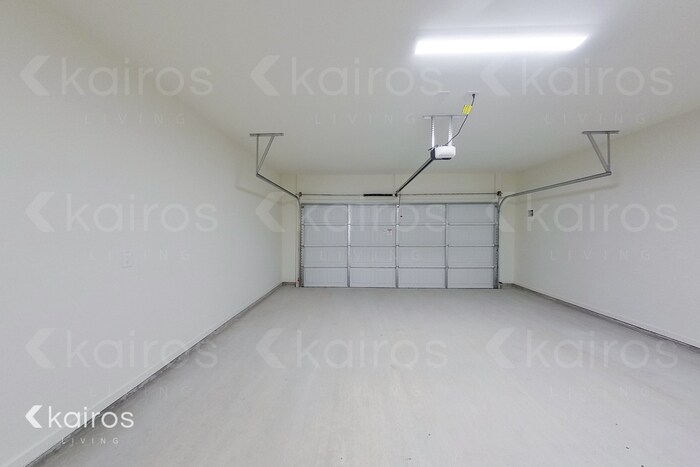 Building Photo - 205 Foggy Ln