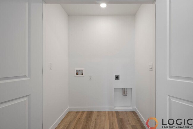 Building Photo - 3948 N Eagle Pt Ln