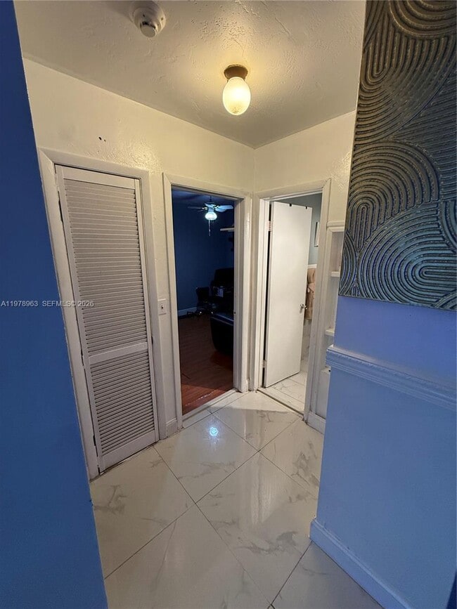 Building Photo - 710 N 66 Terrace