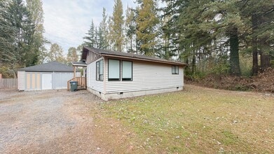 Building Photo - Affordable 3bdrm/1 bath home with storage ...