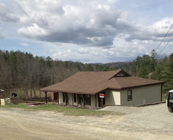 Building Photo - 84 Chestnut Ln