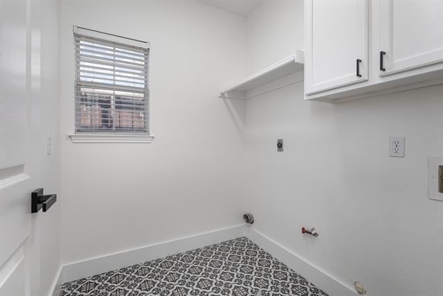 Building Photo - 2325 Flanders Ln