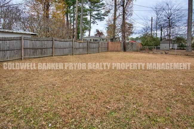 Building Photo - 1606 Oaken Trail