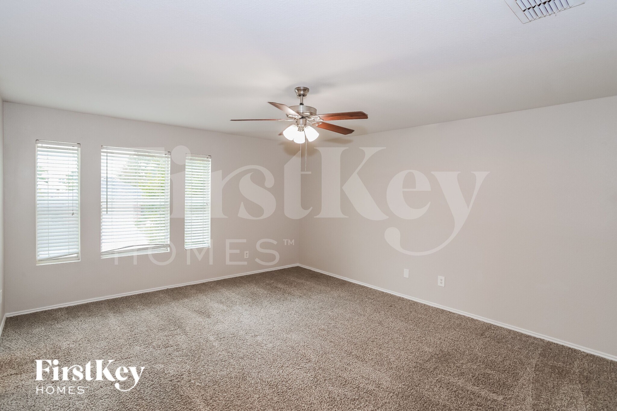 Building Photo - 4545 Waterford Dr