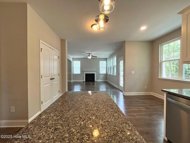 Building Photo - 188 Sandy Springs Rd