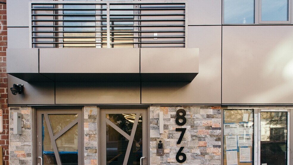 Building Photo - 876 Bergen St