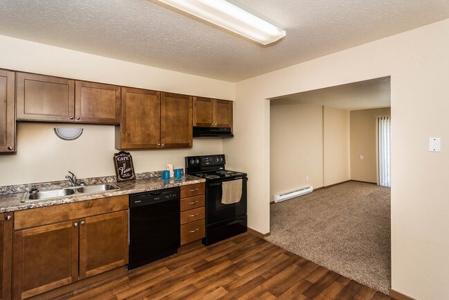 Primary Photo - Amberwood Court Apartment Community
