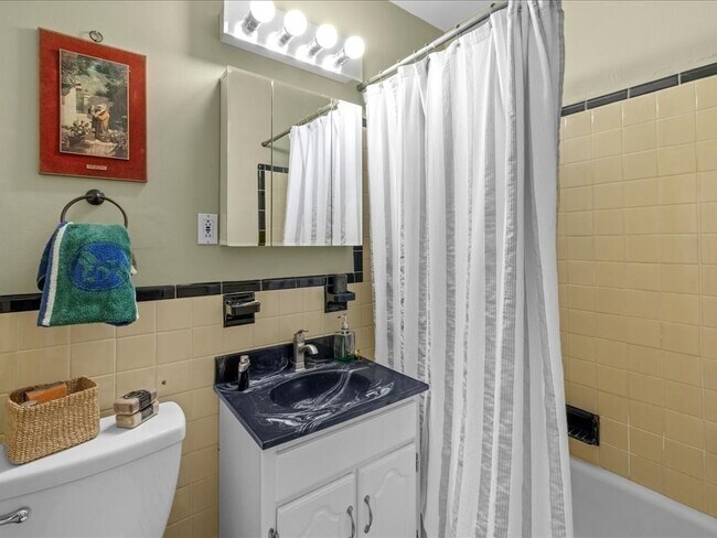 Building Photo - 228 Commonwealth Ave