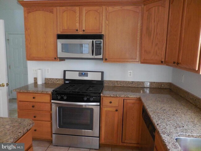 Building Photo - 6 Palmer Ct