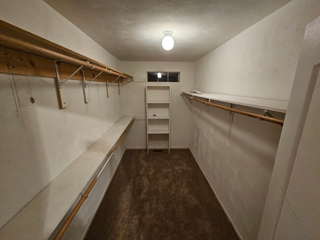 Building Photo - DEEP CREEK