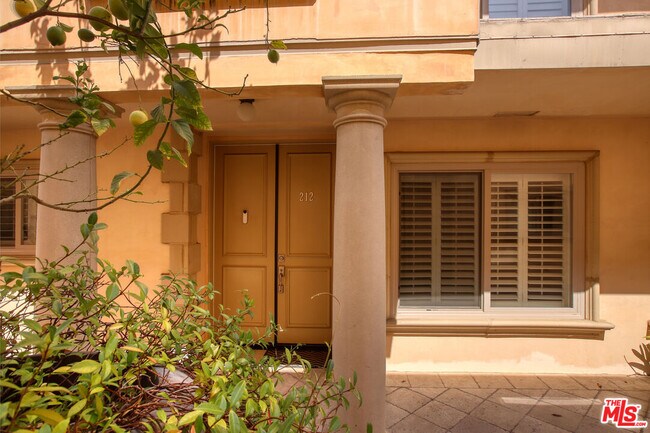 Building Photo - 1000 S Westgate Ave