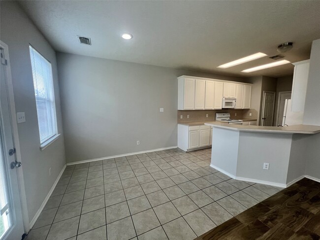 Building Photo - 8904 Elm Drake Ln