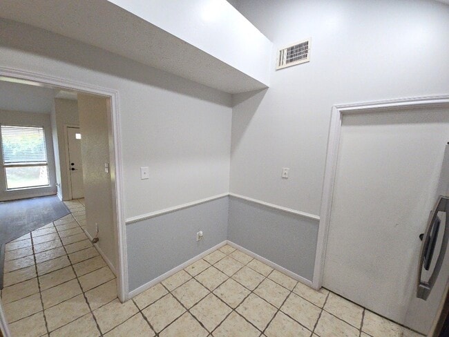 Building Photo - 8718 Roaring Point Dr