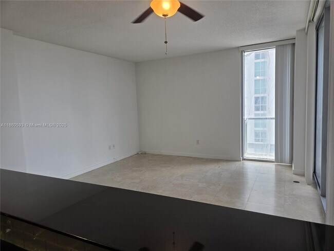 Building Photo - 1050 Brickell Ave