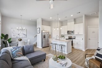 Building Photo - Retreat 3Beds | 2.5Baths