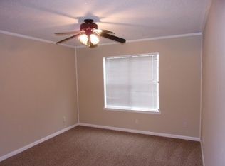 Building Photo - Pensacola sweet home