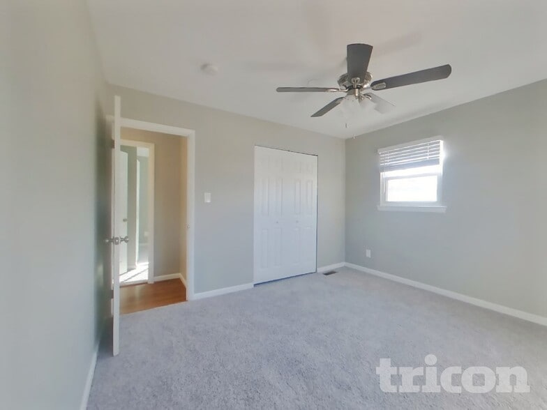 Building Photo - 2305 Berkley St