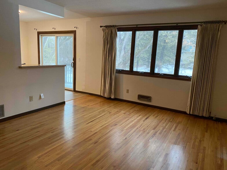 Building Photo - 425 Edgewood Ave