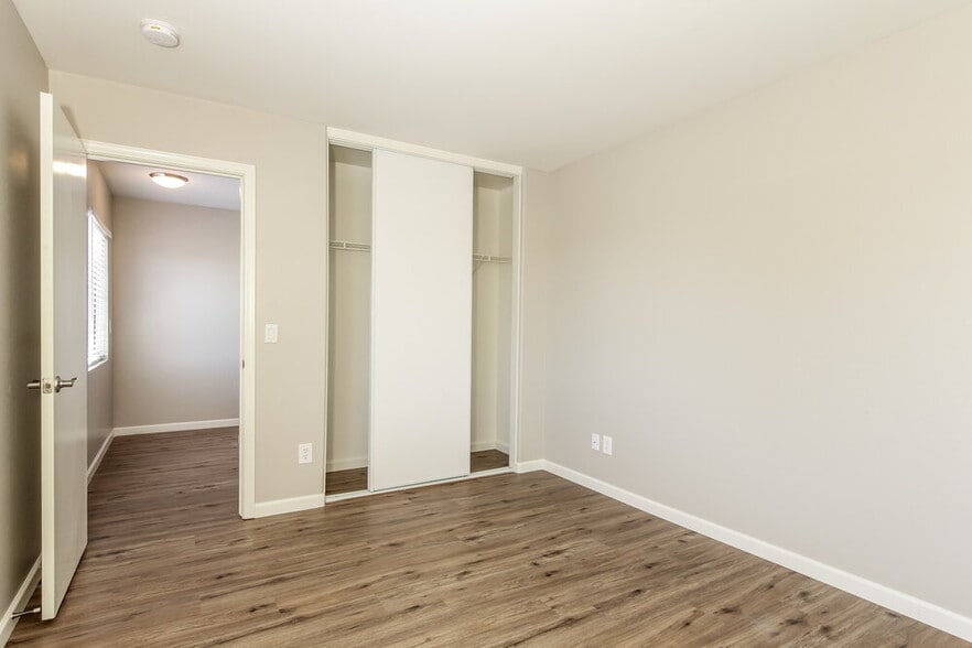 Building Photo - 12602 W Windrose Dr