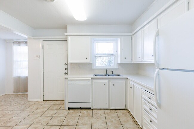 Building Photo - 3-Bedroom Near Texas Tech - Pre-leasing Now for August 2026