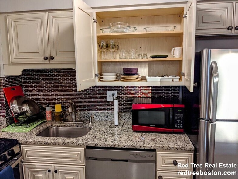 Building Photo - 20 Bowdoin St