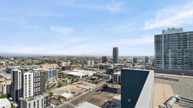 Building Photo - 1080 Park Blvd