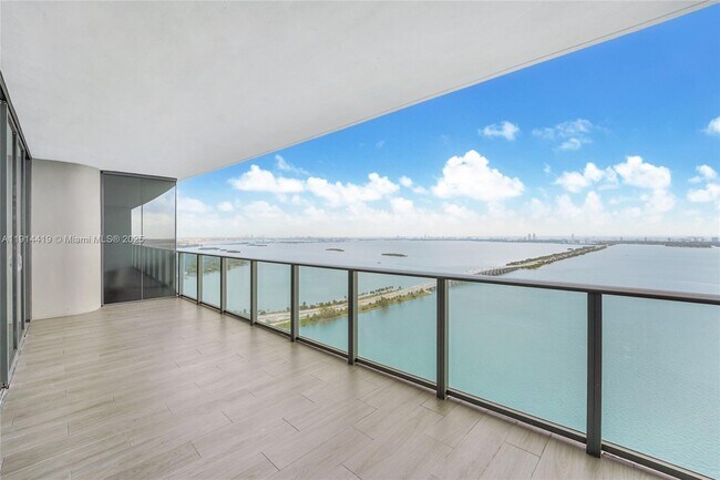 Building Photo - 3131 NE 7th Ave